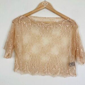 Loyd/Ford delicate peach colored short sleeve sheer lace top. Size 2